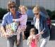  Nicole Kidman et son mari Keith Urbanvont à une fête d'anniversaire à Los Angeles, avec leurs filles Faith et Sunday Rose, le 4 mai 2013. 
  