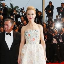 Nicole Kidman à la montée des marches du film Gatsby le magnifique, lors de l'ouverture du 66e Festival de Cannes, le 15 mai 2013.