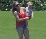 Hilary Duff : Complicité ensoleillée avec son mari et leur fils Luca