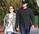 Exclusif - Michael C. Hall et sa petite amie Morgan Macgregor se promènent à Hollywood, le 26 Janvier 2013.