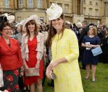 Kate Middleton, enceinte de 7 mois : Solaire en garden party royale à Buckingham
