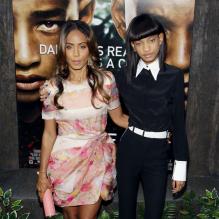 Willow Smith et Jada Pinkett Smith posent à la première d'After Earth au Ziegfeld Theater à New York le 29 mai 2013.