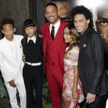 Jaden Smith, Willow Smith, Will Smith, Jada Pinkett Smith et Trey Smith en famille sur la première d'After Earth au Ziegfeld Theater à New York le 29 mai 2013.