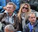 Denis Brogniart et sa femme Hortense assistent amoureux au match de Gaël Monfils au 2e Tour des Internationaux de France de tennis de Roland Garros le 29 mai 2013