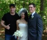 John Travolta s'inscruste à un mariage : Photos insolites de sa surprise