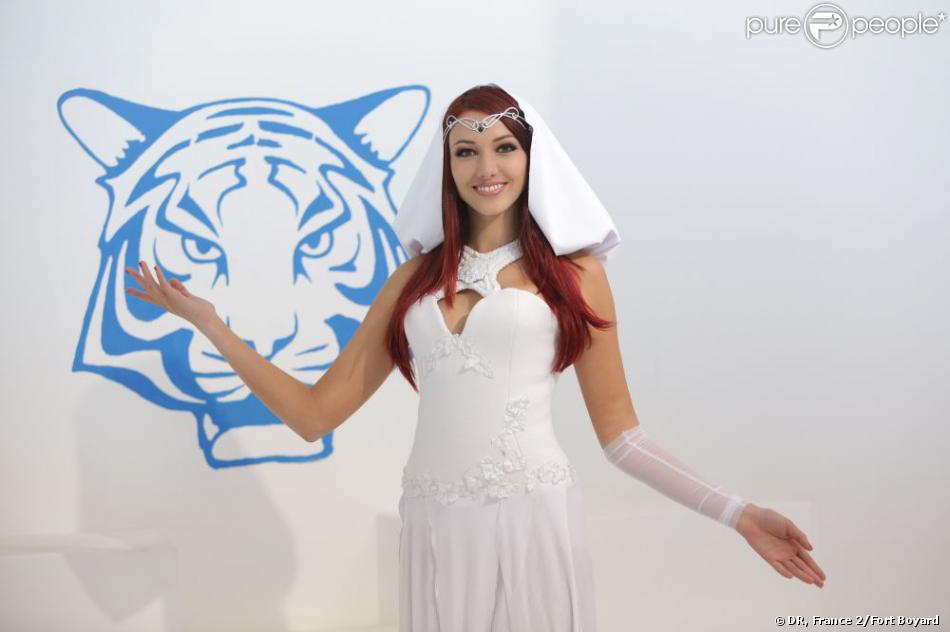 Delphine Wespiser en Juge Blanche dans Fort Boyard spÃ©cial C Ã  vous ...