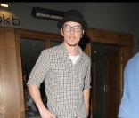 Josh Hartnett se prend pour Johnny Depp à la sortie du club Dasn à londres