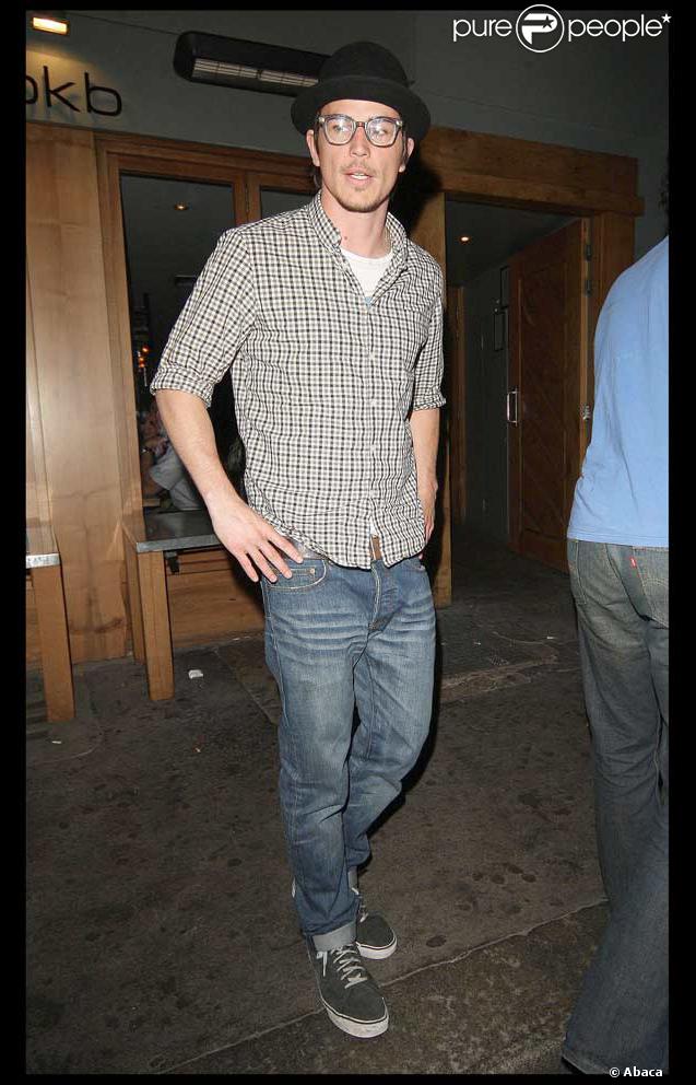 Josh Hartnett se prend pour Johnny Depp à la sortie du club Dasn à londres