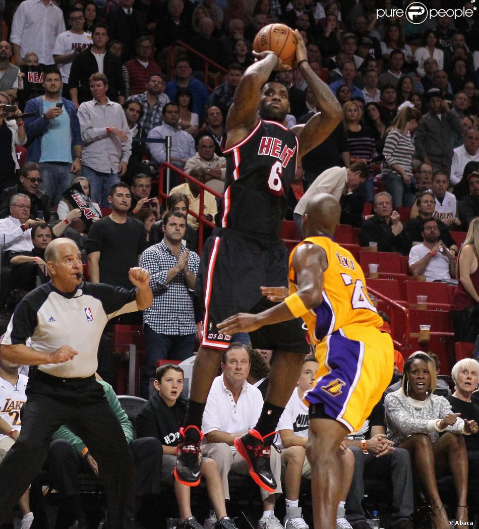 LeBron James et le heat du Miami face aux Lakers de Los Angeles, le 23 janvier 2014