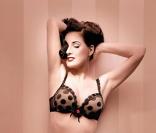 Dita von Teese pour Wonderbra