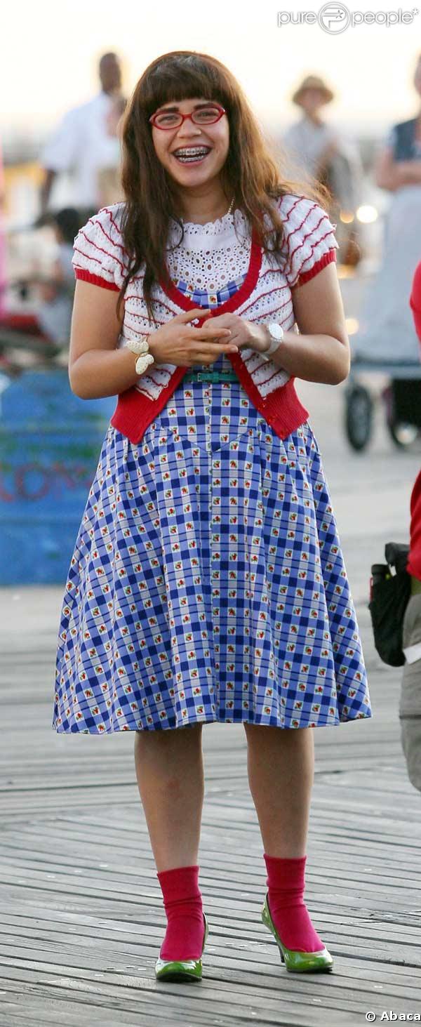 America Ferrera sur le tournage de Ugly Betty à Coney Island NY