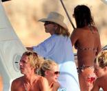 Sienna Miller en bateau à Ibiza en famille