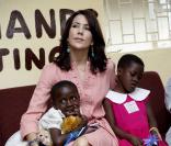 Mary de Danemark en visite en Ouganda