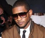Usher au defile de Marlies Dekkers durant la semaine du pret-a-porter printemps-ete 2009 a Paris