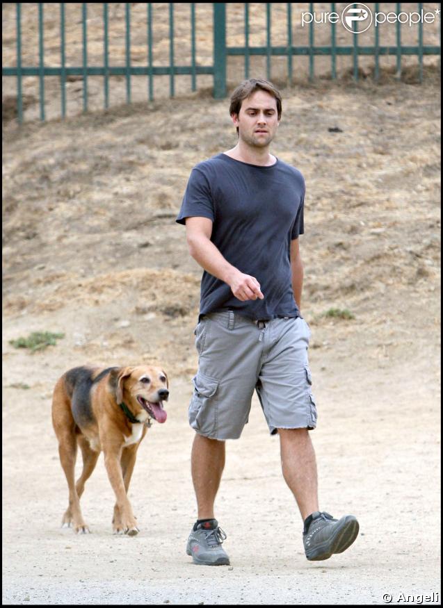 Stuart Townsend seul à L.A. avec son chien !