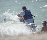 Arnold Schwarzenegger en jet ski en toute discrétion...