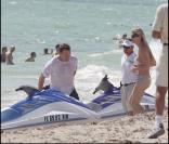 Arnold Schwarzenegger en jet ski en toute discrétion...