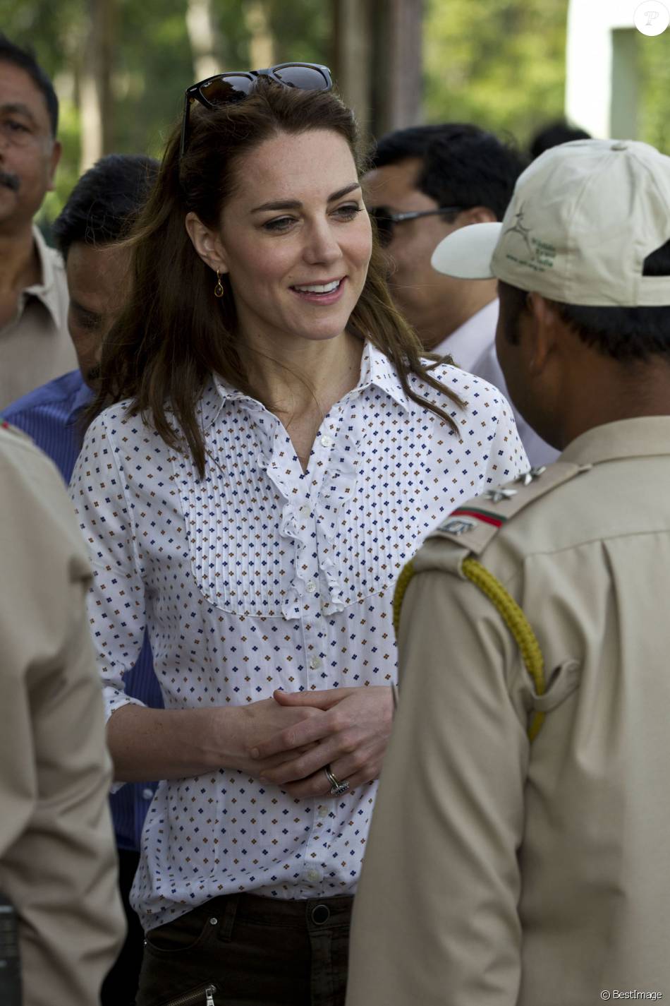 WILLAM y KATE: VISITA REAL A INDIA y BHUTÁN - Página 22 2205928-kate-middleton-et-le-prince-william-ont-950x0-3