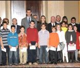 Letizia d'Espagne et son mari le prince Felipe et les enfants de l'association Aldeas Infantiles SOS