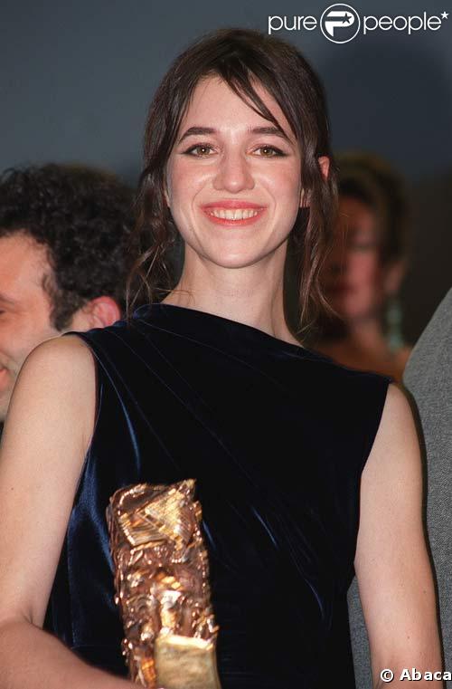 Charlotte Gainsbourg reçoit le césar du meilleur second rôle pour La bûche
