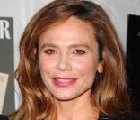 Lena Olin à l'occasion d'autres tapis rouges
