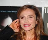Lena Olin à l'occasion d'autres tapis rouges