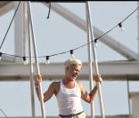 Pink en pleine séance de trapèze