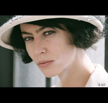 Anna Mouglalis sublime en Coco Chanel