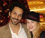 Mélanie Laurent et Tomer Sisley font leur shopping aux Galeris, le 19/12/08