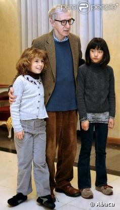 Woody Allen et ses filles adoptives, Bechet et Manzie