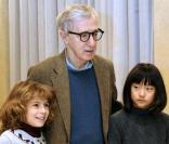 Woody Allen et ses filles adoptives, Bechet et Manzie