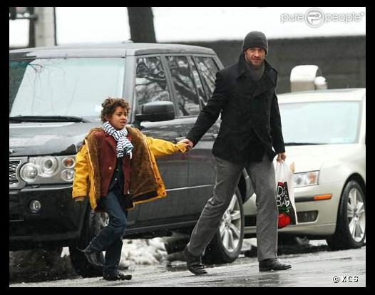 Hugh Jackman rend visite à Naomi Watts en famille