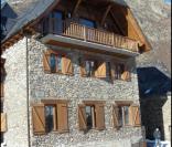 Cristina d'Espagne s'est fait construire un petit chalet en pierre