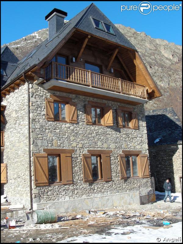 Cristina d'Espagne s'est fait construire un petit chalet en pierre