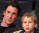 Noah Wyle, d'Urgences, et son adorable fils Owen se font une sortie... entre hommes !