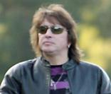 Richie Sambora (ex-mari de Heather Locklear) à la sortie d\'une pièce de théâtre de sa fille à Westlake Village