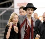 Finie la belle époque (ici, ensemble en juin 2007)...Maintenant, Kate Moss se méfie de Pete Doherty