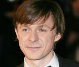Martin Solveig à la 10e cérémonie des NRJ Music Awards, à Cannes, le 17 janvier 2009. Comme Youri Djorkaeff, il avait choisi un smoking à rayures tennis. So chic ! 