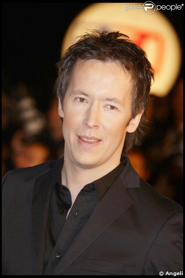 Jean-Luc Lemoine à la 10e cérémonie des NRJ Music Awards, à Cannes, le 17 janvier 2009. Sobre et chic, il avait pris la 