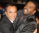 Nikos Aliagas et Anthony Kavanagh à la 10e cérémonie des NRJ Music Awards. Les deux hommes qui ont tous deux animé les NMA portaient chacun un costume noir : pour Nikos, un trois boutons et pour Anthony, un en satin. 