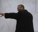 Dimanche 18 janvier 2009 : à deux jours de l'investiture de Barack Obama, un gigantesque show inaugural réunit des dizaines de stars et des centaines de milliers de fans en liesse. Denzel Washington a échangé une chaleureuse accolade avec le nouveau 