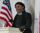 Dimanche 18 janvier 2009 : à deux jours de l'investiture de Barack Obama, un gigantesque show inaugural réunit des dizaines de stars et des centaines de milliers de fans en liesse. Samuel L. Jackson à la tribune. 
