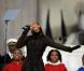 Dimanche 18 janvier 2009 : à deux jours de l'investiture de Barack Obama, un gigantesque show inaugural réunit des dizaines de stars et des centaines de milliers de fans en liesse. Beyoncé reprend  America, the Beautiful , célèbre chant patrioti