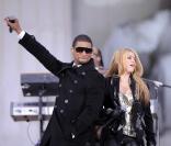 Dimanche 18 janvier 2009 : à deux jours de l'investiture de Barack Obama, un gigantesque show inaugural réunit des dizaines de stars et des centaines de milliers de fans en liesse. Usher et Shakira, accompagnés par Stevie Wonder. 