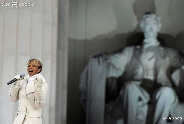 Dimanche 18 janvier 2009 : à deux jours de l'investiture de Barack Obama, un gigantesque show inaugural réunit des dizaines de stars et des centaines de milliers de fans en liesse. Mary J. Blige.