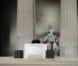 Dimanche 18 janvier 2009 : à deux jours de l'investiture de Barack Obama, un gigantesque show inaugural réunit des dizaines de stars et des centaines de milliers de fans en liesse. Obama devant la statue de Lincoln. 