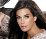 Teri Hatcher pose pour Baume & Mercier