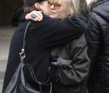Mimi Dolto, épaulée par ses amis lors de la messe hommage à Carlos, décédé le 17 janvier 2008