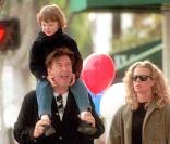 Kim Basinger et Alec Baldwin avec Ireland en 1999 