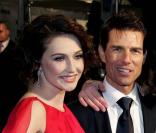Tom Cruise à l'avant-première de  Walkyrie , entouré de Carice Van Houten et d'Halina Reijn. Amsterdam, le 22/01/09